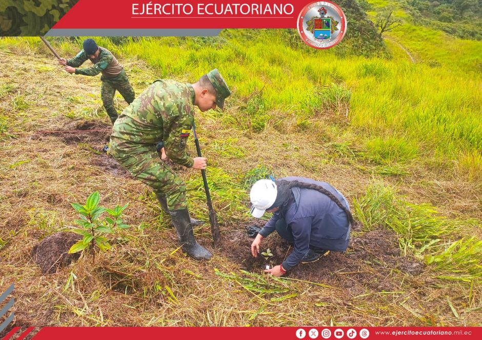 Ejército Ecuatoriano refuerza su compromiso con la comunidad en la frontera sur
