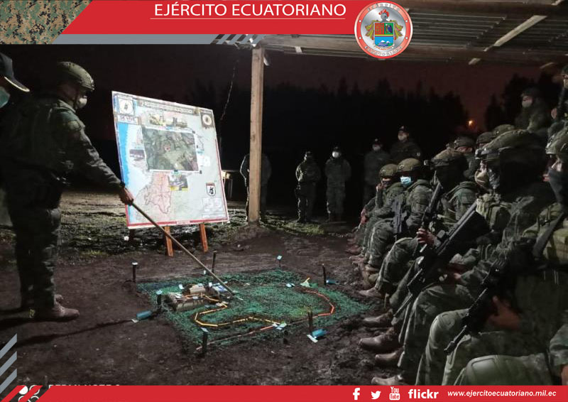 GEO Ecuador efectúa entrenamiento e instrucción al personal al militar