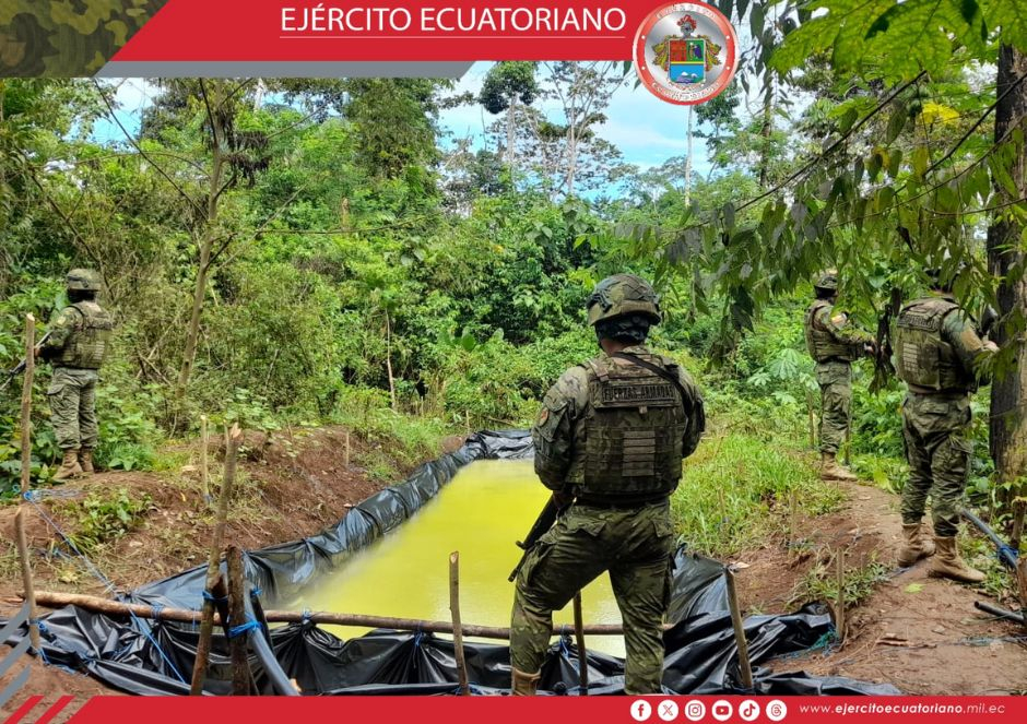 Militares localizan piscina clandestina de almacenamiento de combustible con 10000 galones almacenados