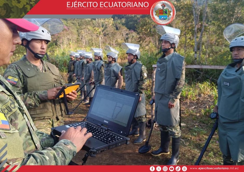 Operaciones militares de desminado humanitario