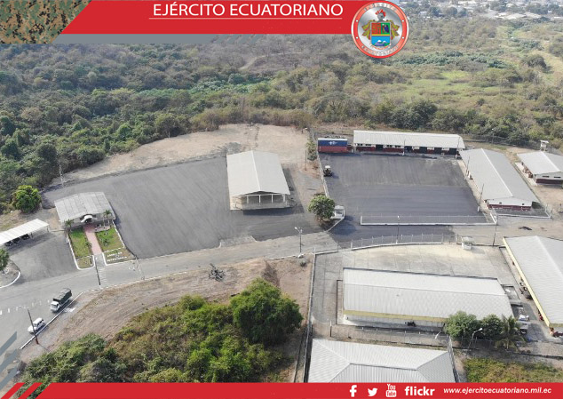 Finalizan los trabajos de asfaltado del Comando  Logístico N.° 74 Huancavilca
