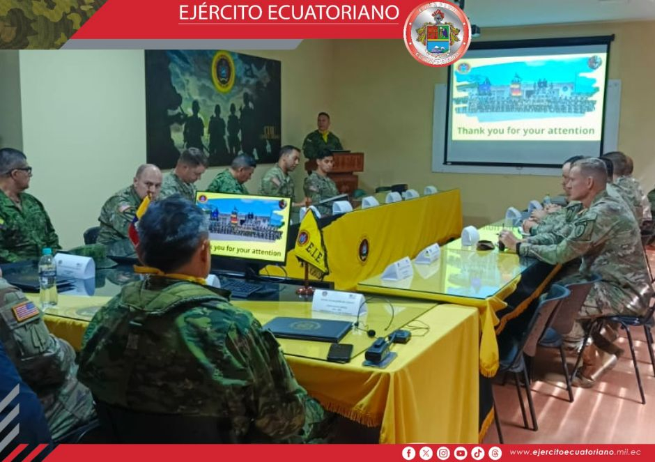 La Escuela de Infantería del Ejército recibe la visita del Comandante General del Ejército Sur de los EE.UU