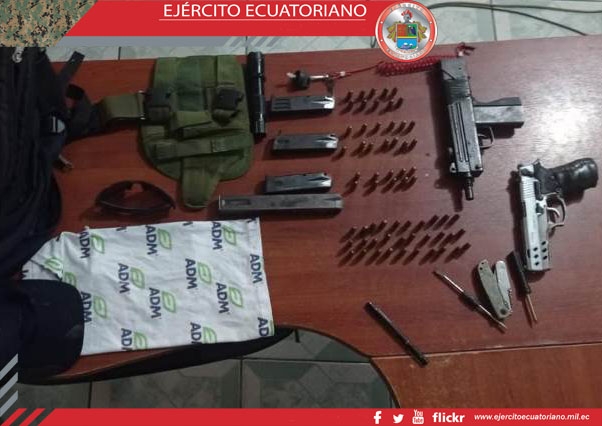 Ciudadanos con armas de fuego es aprehendido en El Oro