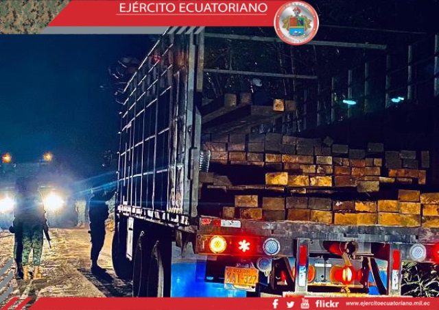 Militares del Batallón de Selva Putumayo incautaron madera