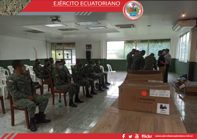 Personal de la Brigada Napo se capacita en equipos de comunicación