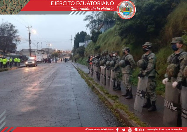 Militares ayudan en la prevención del contagio del coronavirus