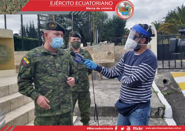 Comandante general homenajeó a madres al norte de Quito y aclaró información que circula en redes sociales