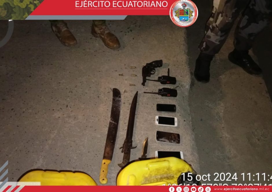 Efectivos del Ejército Ecuatoriano realizan operaciones militares en el cantón Ventanas