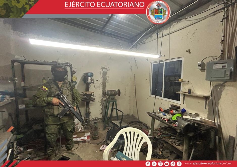 Ejército decomisa gran cantidad de armamento y municiones en Portoviejo