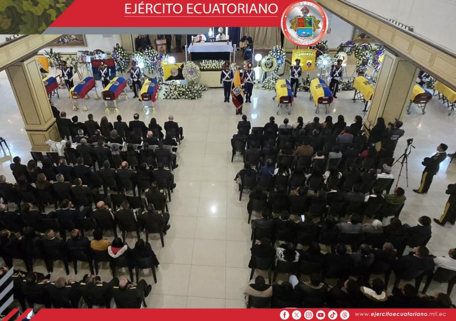 Ejército Ecuatoriano realiza misa para honrar a los once héroes nacionales del Alto Punino