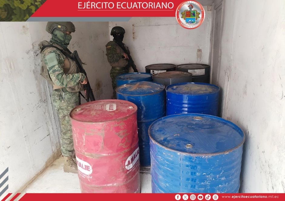 Decomiso de combustible en operativo militar en Santa Elena
