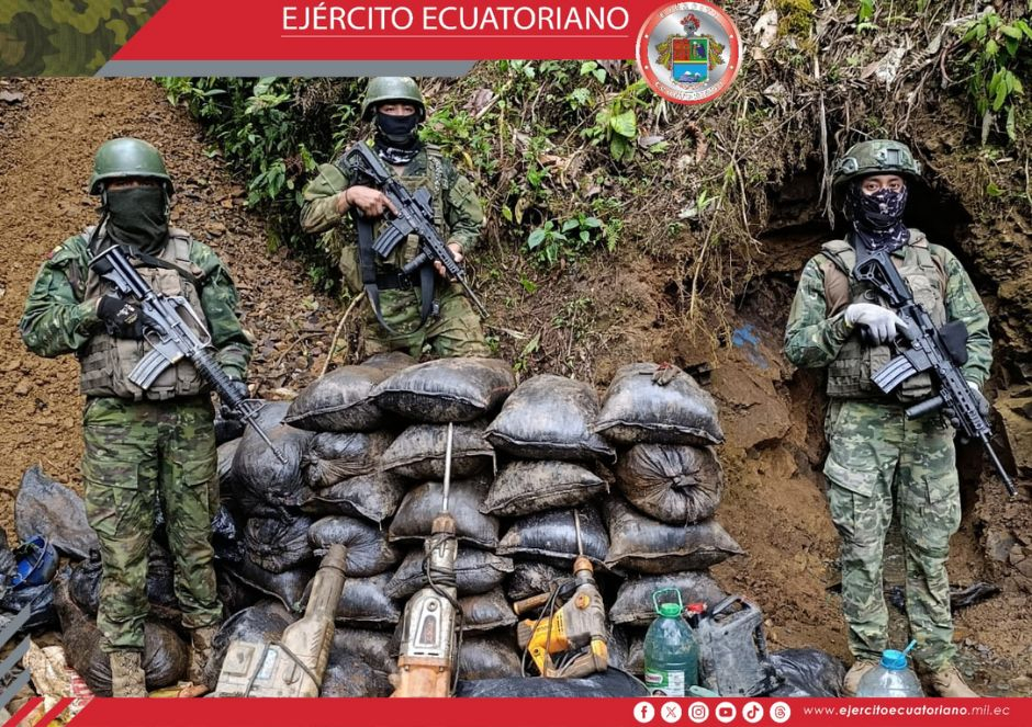 Ejército Ecuatoriano ejecuta fuerte golpe a la minería ilegal en Carchi