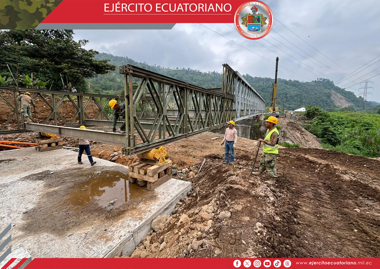 Avanzan los trabajos para rehabilitar el paso en la carretera Aloag - Santo domingo