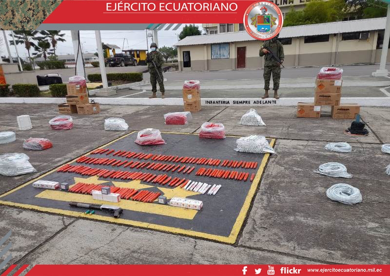 Militares incautan material explosivo en el cantón Camilo Ponce Enríquez