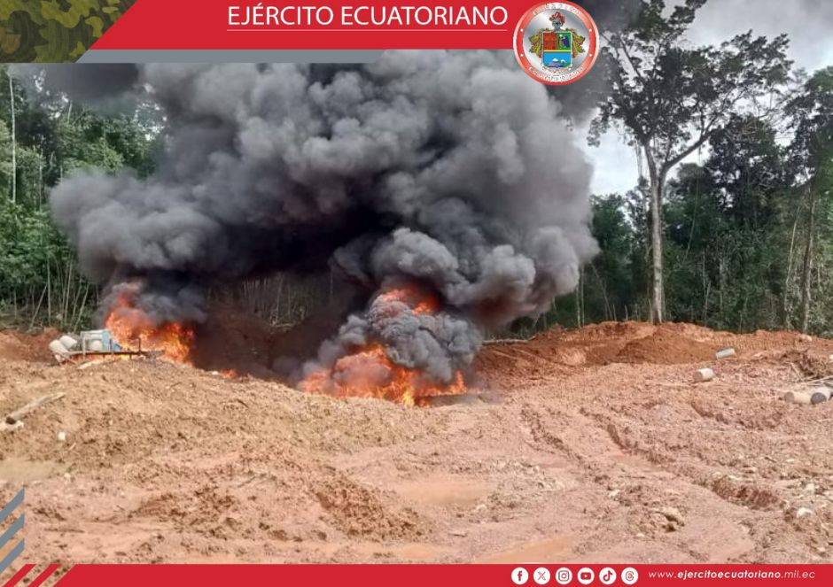 Ejército Ecuatoriano destruye campamentos y maquinaria en Alto Punino