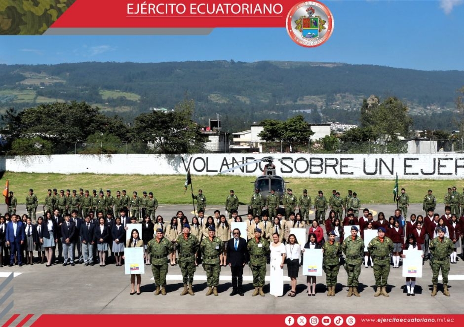 Ceremonia Militar en conmemoración del Día del Himno Nacional del Ecuador