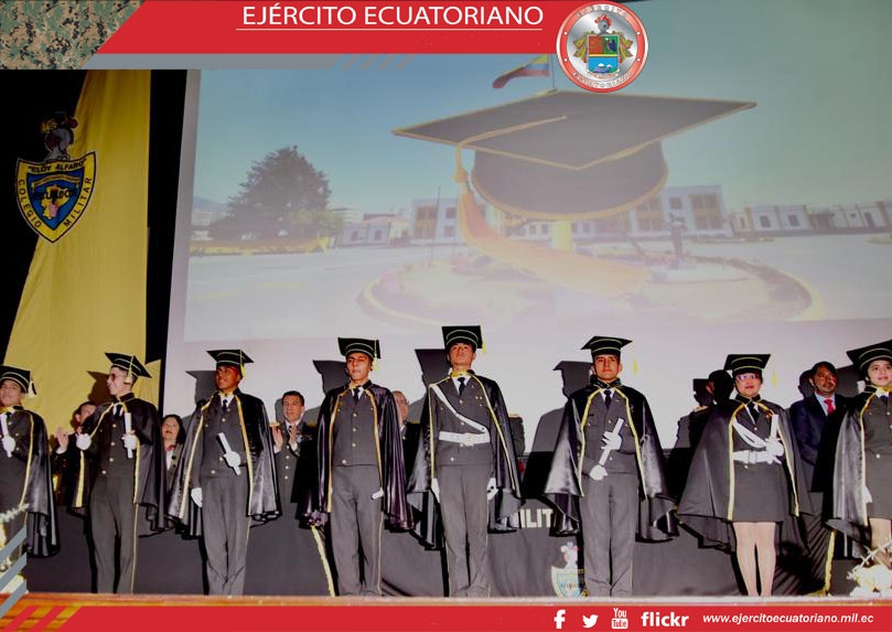 218 cadetes del Colegio Militar N.° 1 Eloy Alfaro se incorporaron de bachilleres