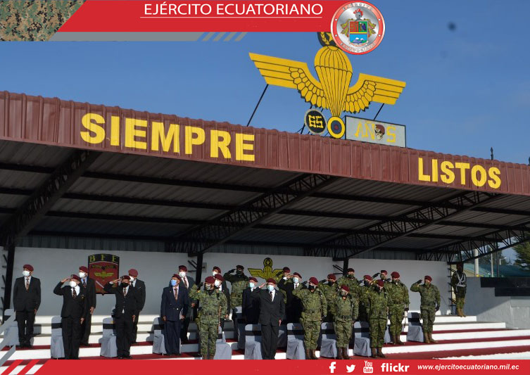 Ejército Ecuatoriano rinde homenaje a los héroes del conflicto de la Cordillera del Cóndor