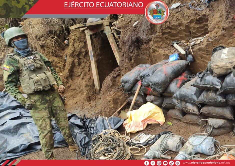 Ejército Ecuatoriano da golpe a la minería ilegal en la frontera norte