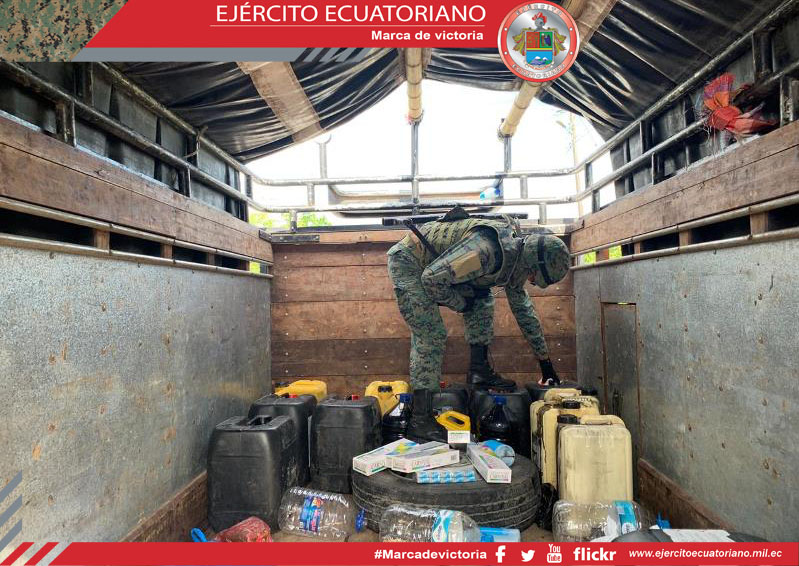En Sucumbíos soldados incautaron combustible ilegal