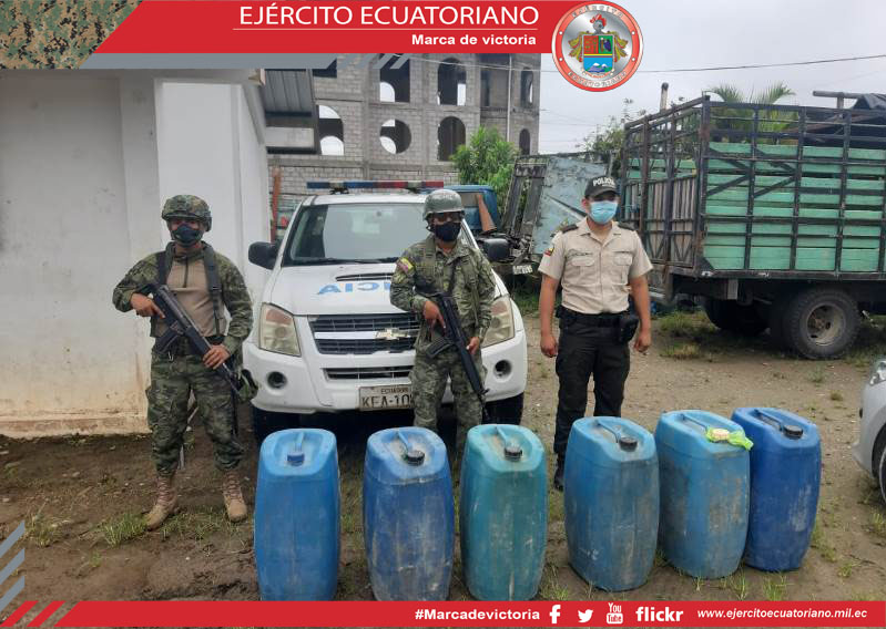 Se decomisa 100 galones de gasolina en Sucumbíos