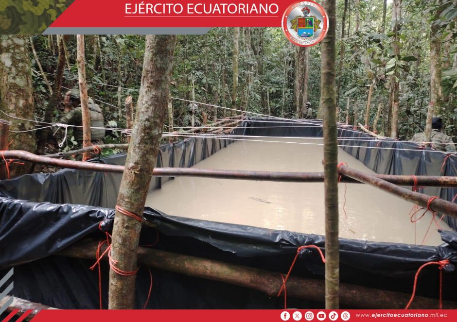 Soldados inhabilitan acople en el poliducto y hallan piscina clandestina de combustible