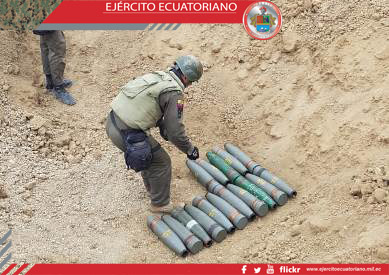 Militares se instruyen en limpieza y destrucción de material explosivo