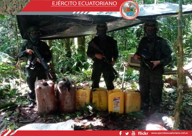 En Sucumbíos se decomisa armamento, combustible y madera en operaciones militares