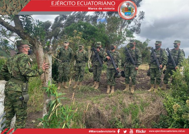 Militares ejecutan operaciones militares de control en la frontera norte