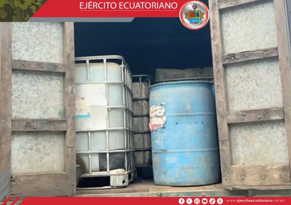 Ejército Ecuatoriano decomisó combustible en Pindal