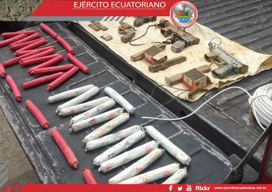 Militares de la Brigada de Infantería N.° 1 El Oro localiza armamento en minas que operan de forma ilegal en Zaruma