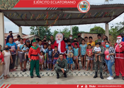 Pobladores en Azuay y El Oro recibieron agasajos por parte de militares