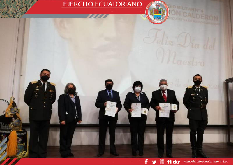 Unidades educativas militares reconocen labor del maestro en su día clásico