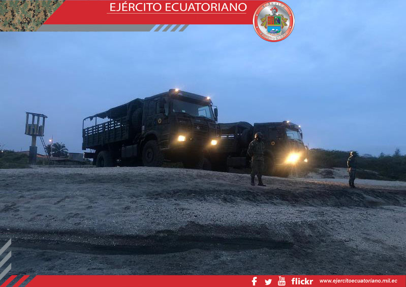 Militares contribuyen en búsqueda y rescate de un joven que se ahogó en La Libertad
