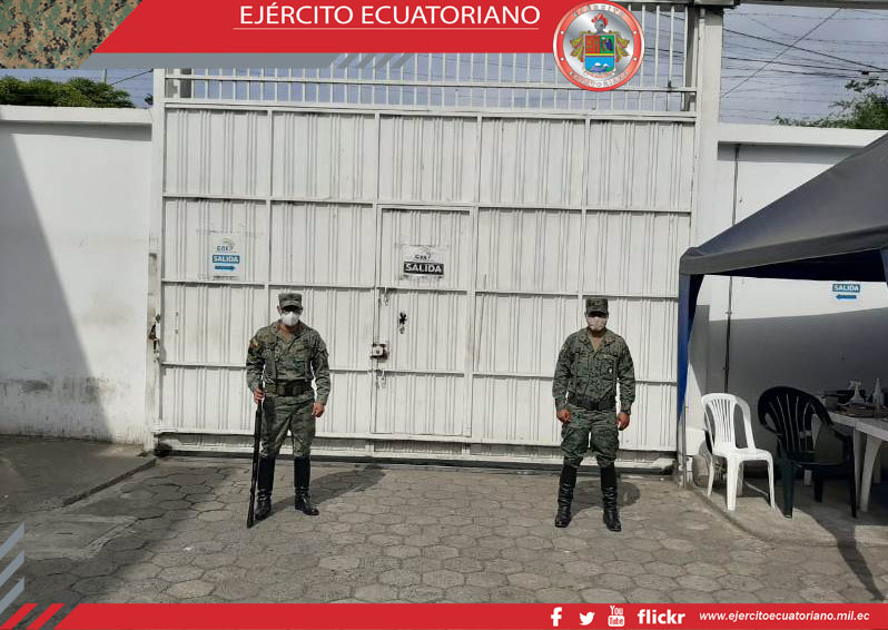 Personal militar brinda seguridad en cumplimiento al proceso electoral del año 2021