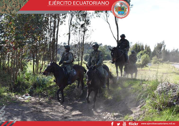 Militares realizan patrullajes de reconocimiento en sistema hidrocarburífero en Chimborazo