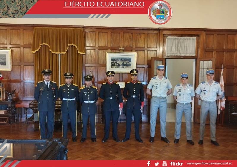 Cadetes del Ejército Ecuatoriano participan en un intercambio académico en Argentina
