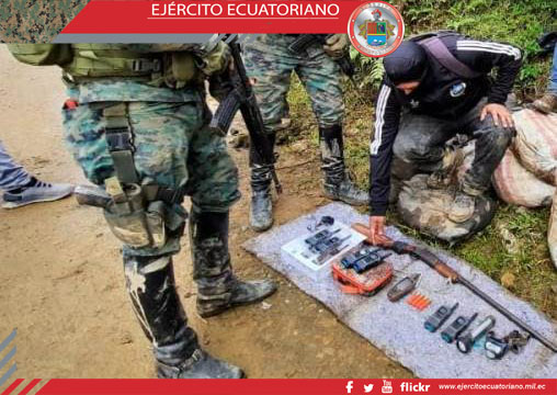 En operación militar se encontró material aurífero en Urcuquí