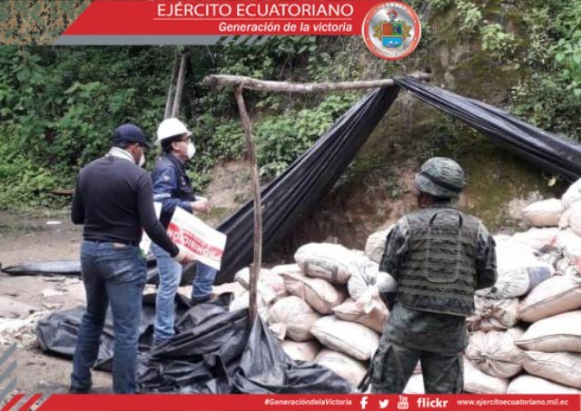 Fuerzas Armadas detienen minería ilegal en Macará
