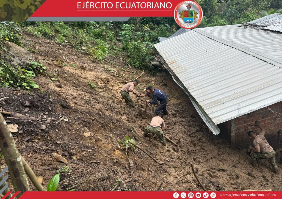 Ejército Ecuatoriano brinda apoyo a población afectada por fuertes lluvias en Loja