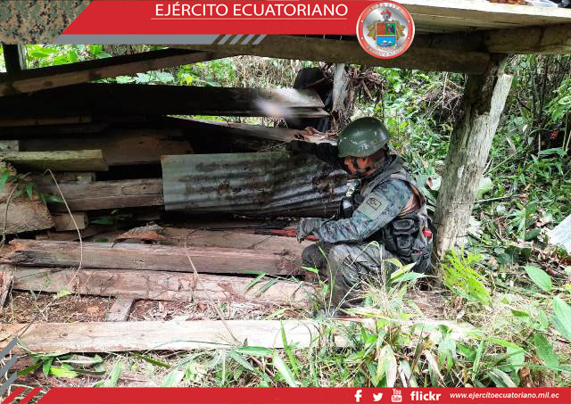 Militares encuentran escopetas en Sucumbíos