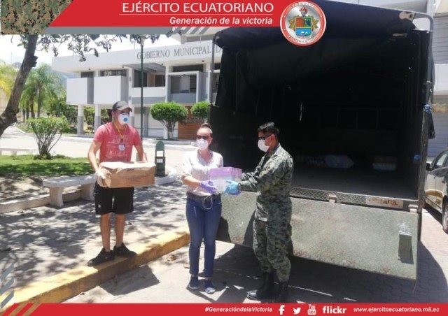Brigada Loja transportó kits de alimentos para familias en situación de vulnerabilidad