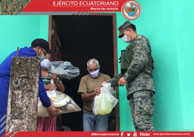 Poblaciones de escasos recursos reciben ayuda de las Fuerzas Armadas
