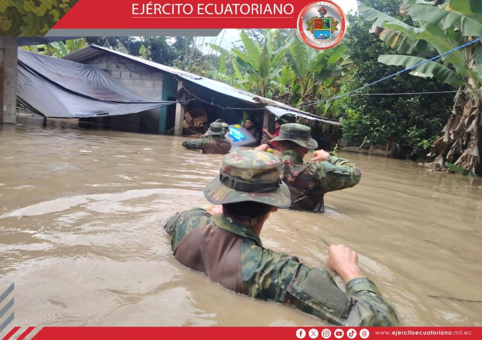 Ejército apoya a familias afectadas en el cantón Zamora