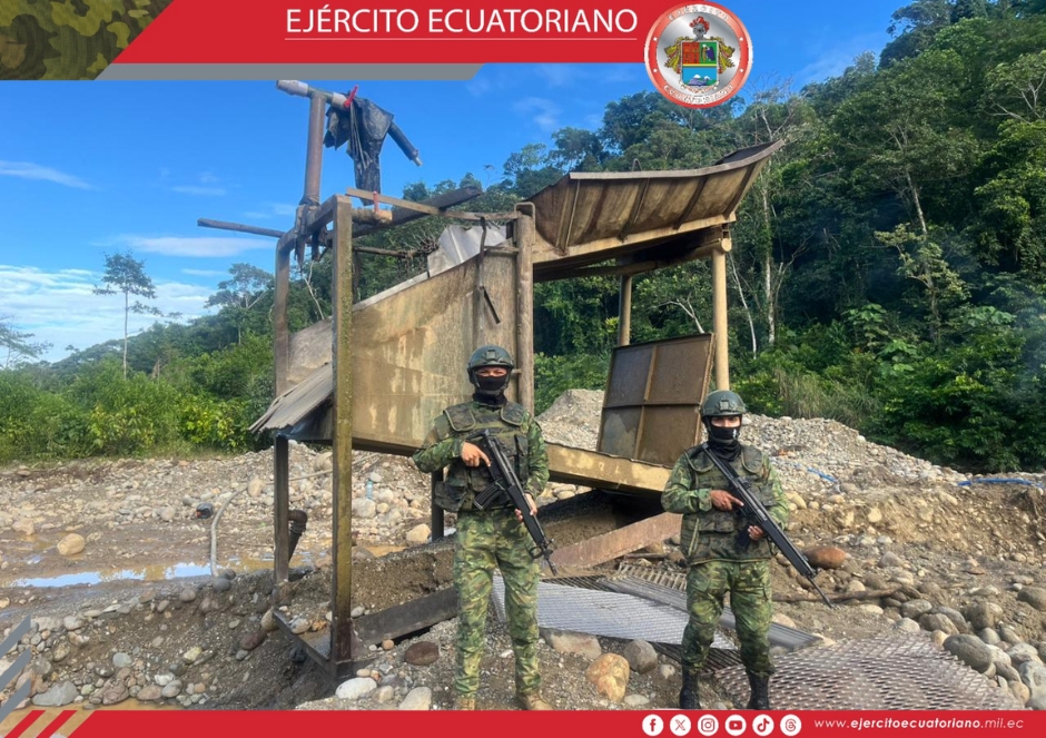 Ejército Ecuatoriano inhabilita maquinaria de minería ilegal en Napo
