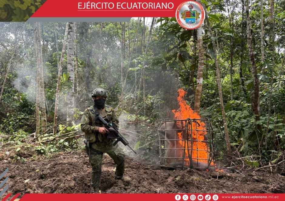 Ejército neutraliza maquinaria utilizada en minería ilegal en Napo