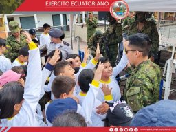 Ejército Ecuatoriano lleva solidaridad y esperanza en Brigada Social  