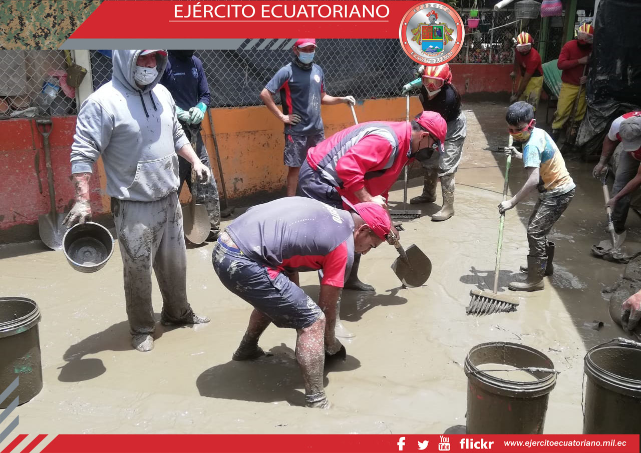 Militares de la Brigada Cóndor realizan operaciones de control