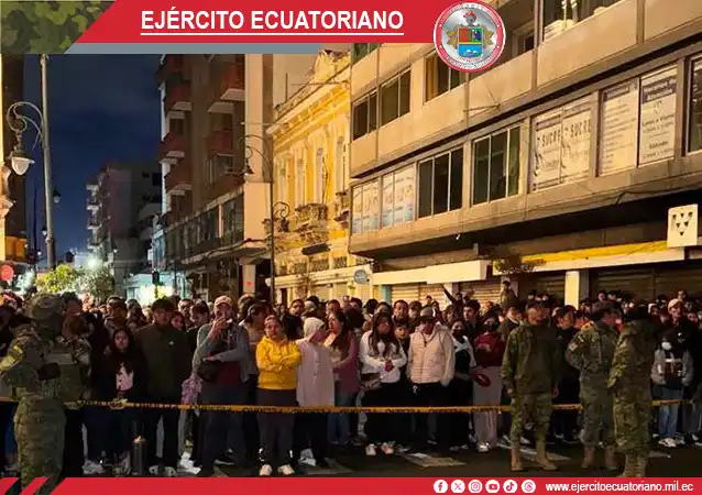 Ejército Ecuatoriano brinda apoyo durante siniestro registrado en Riobamba