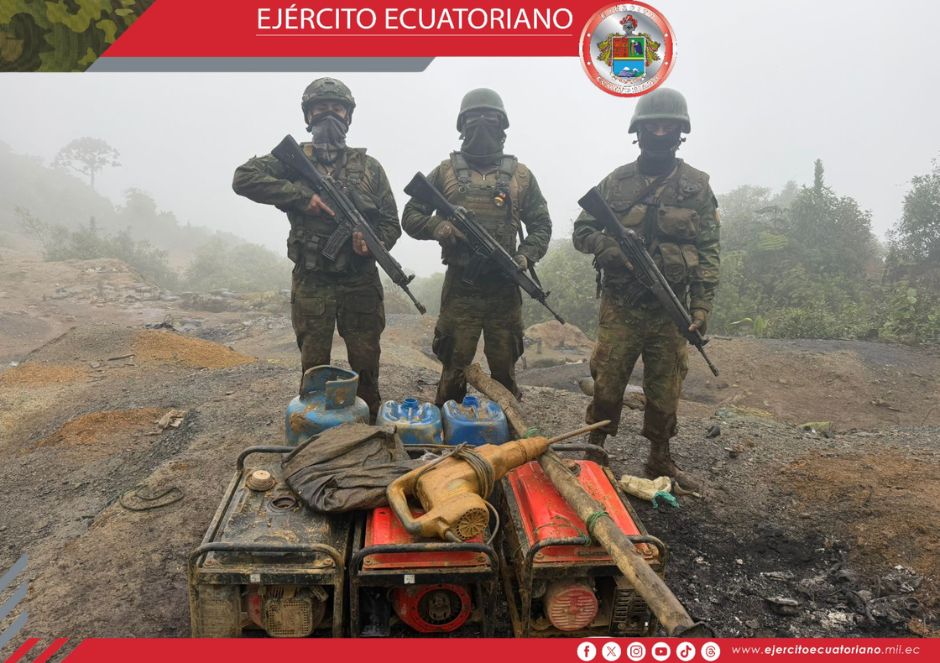 Ejército Ecuatoriano desmantela campamento de minería ilegal en la Zona Minera Norte y decomisa maquinaria 